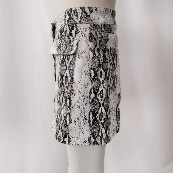 West of Melrose Black and White Snake Print Button Down Mini Skirt - Picture 9 of 15